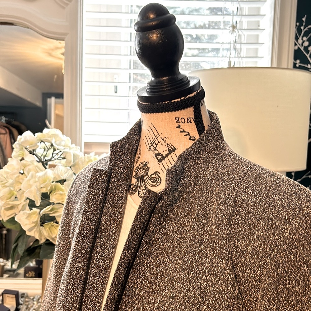 BEAUTIFUL, DELLA SPIGA ITALY, black and white blazer with a black zipper size 4 - Picture 2 of 13